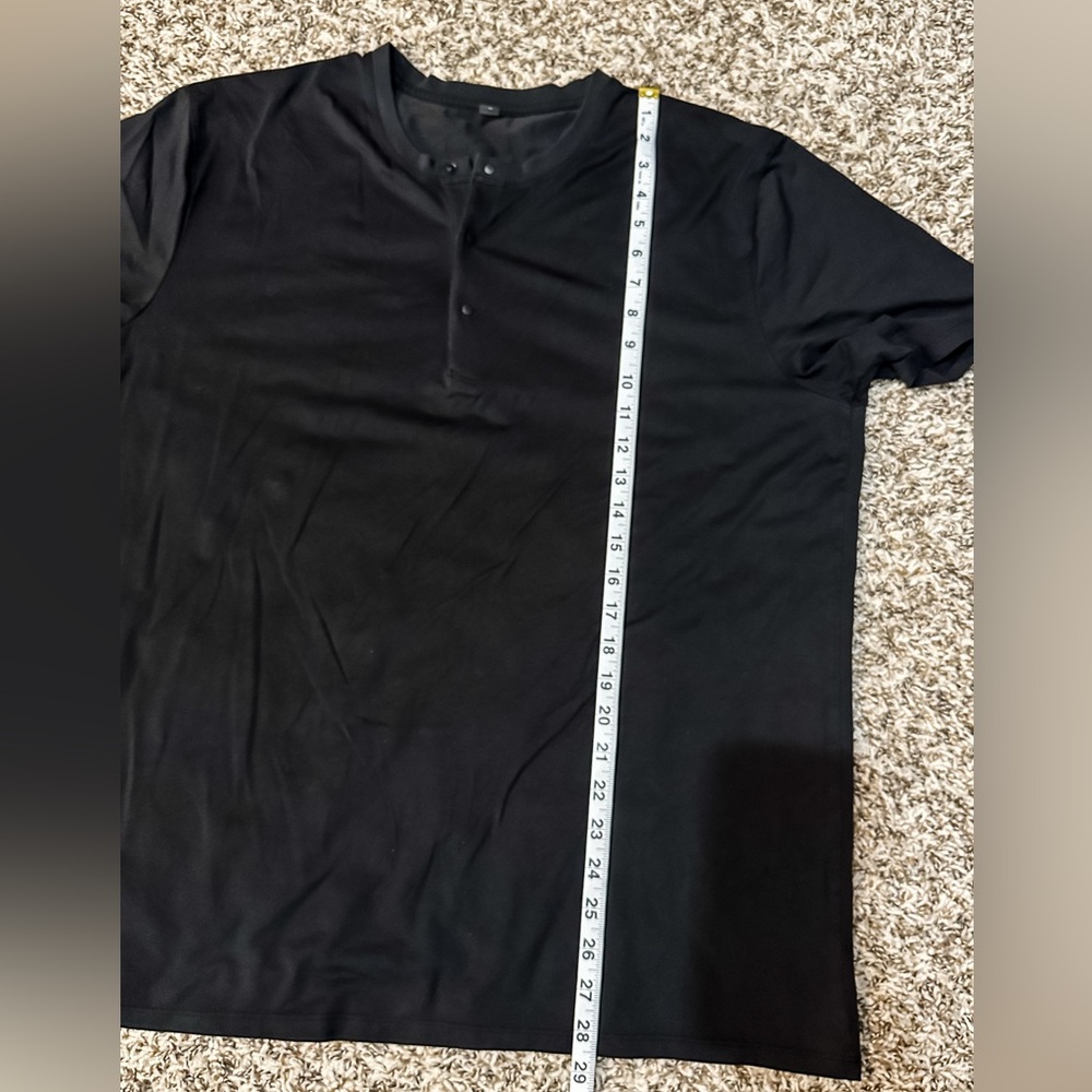 Lululemon Men’s The Fundamental Short Sleeve Black Henley Shirt - Picture 8 of 9